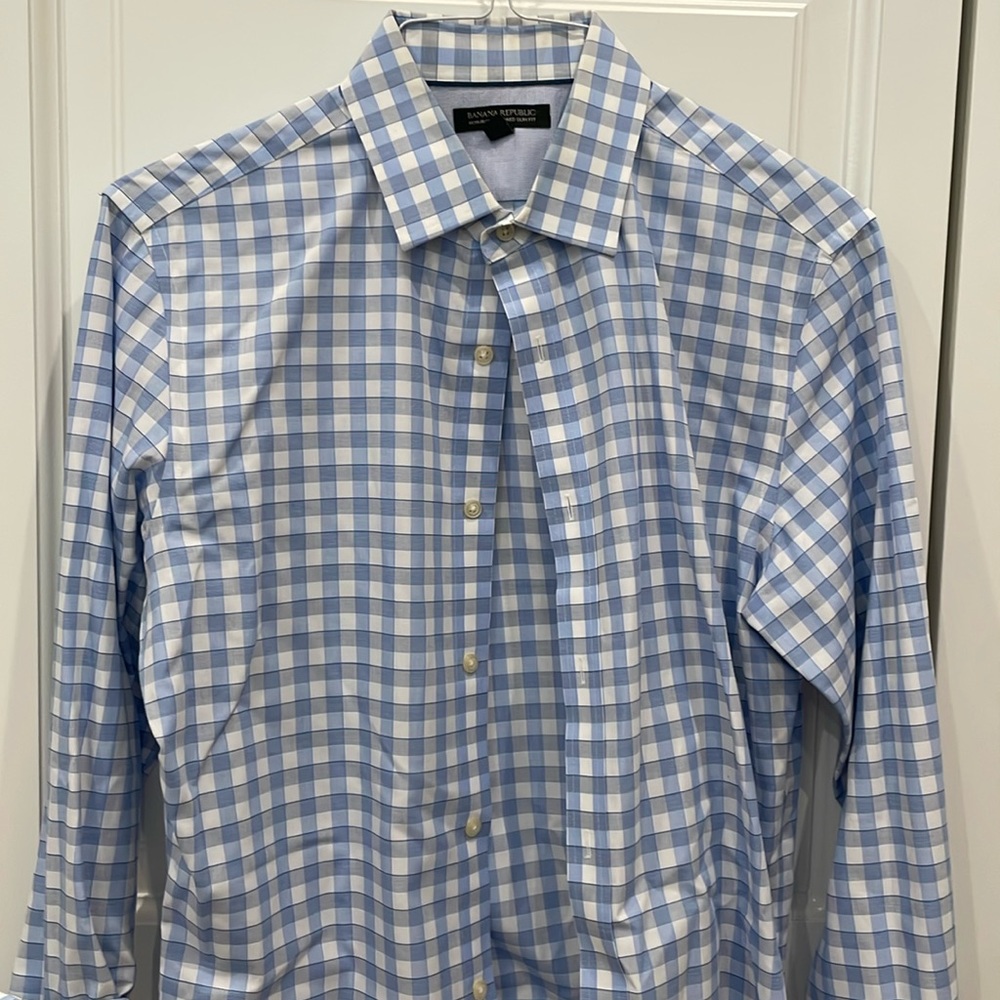 COPY - Banana republic non-iron tailored slim fit. Gently used. Medium.